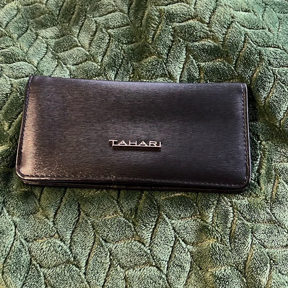 TAHARI Wallet